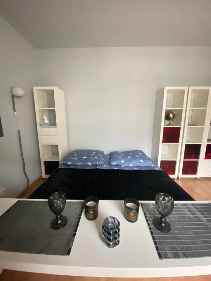 Cozy Modern Apartment With Small Balcony In The Heart Of Berlín Exterior foto
